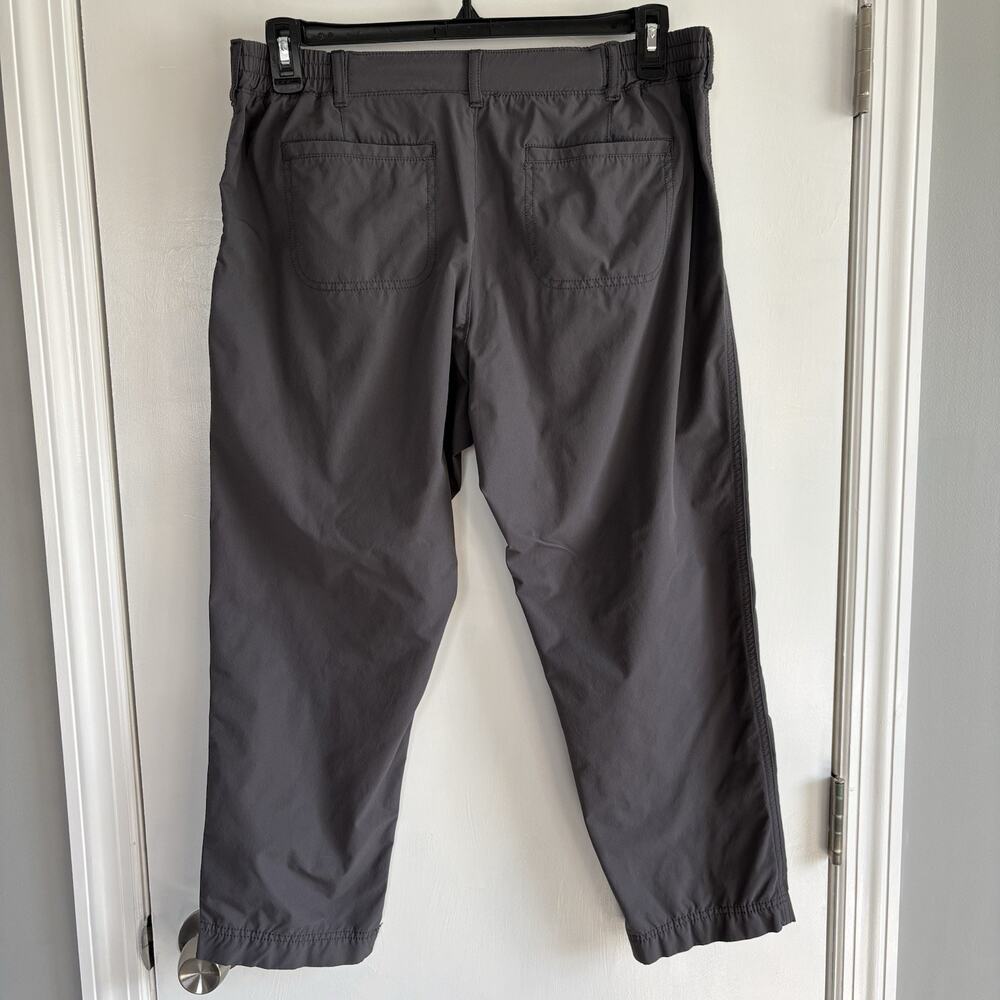 Kirkland Signature Women's Gray Capri Travel Pant Size 12 Nylon Gorpcore - Picture 7 of 16